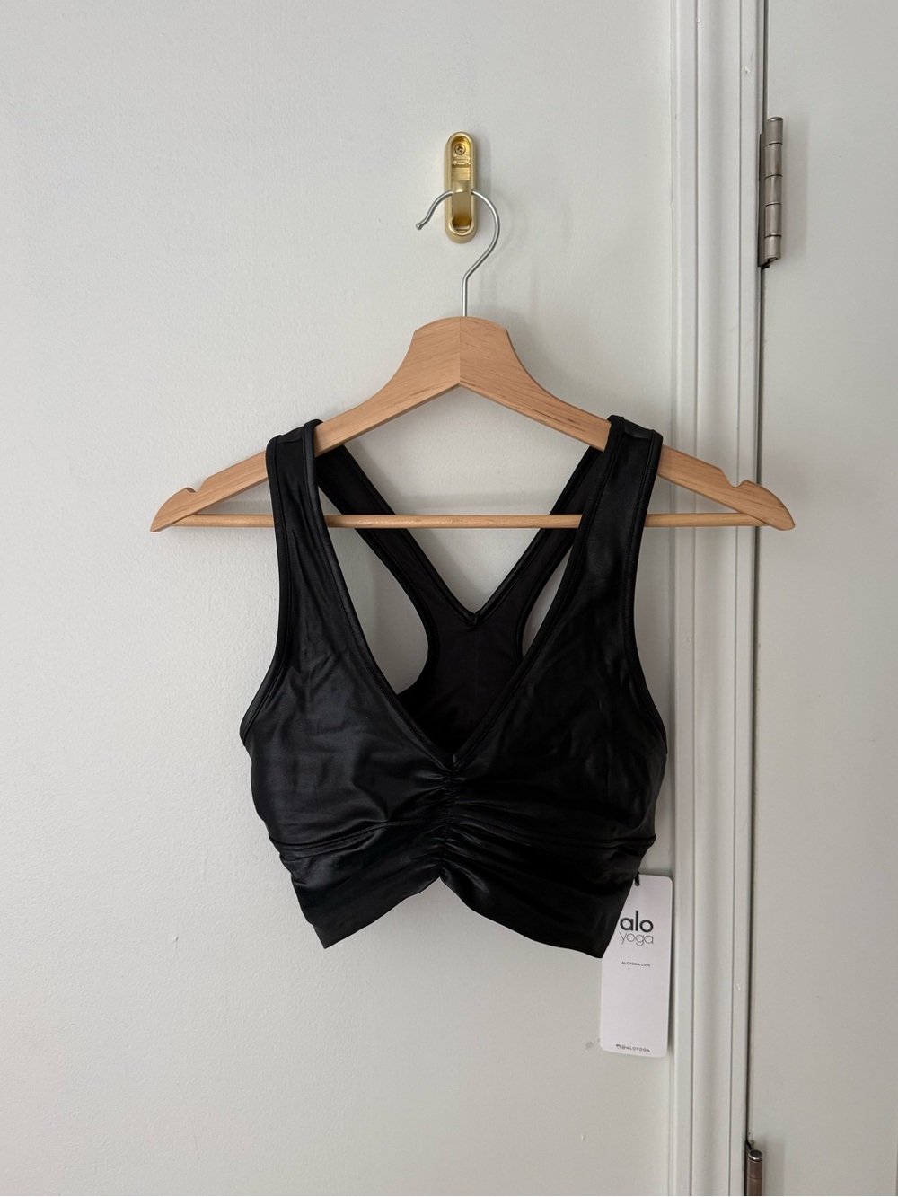 Alo yoga shine wild thing bra in black size small new with tags - Picture 3 of 5